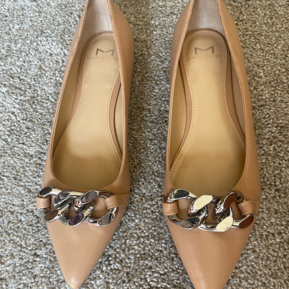 Marc Fisher Tan Heels with Silver Chain Accent